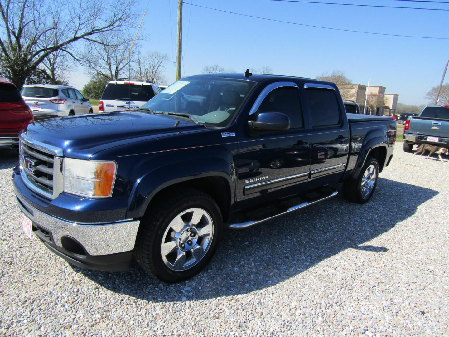 2010 Blue /Gray GMC Sierra 1500 SLT Crew Cab 4WD (3GTRKWE38AG) with an 5.3L V8 OHV 16V FFV engine, Automatic transmission, located at 15016 S Hwy 231, Midland City, AL, 36350, (334) 983-3001, 31.306210, -85.495277 - Photo#2